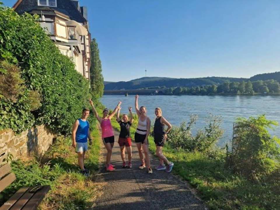 Small-group guided running city tour in Hamburg city centre