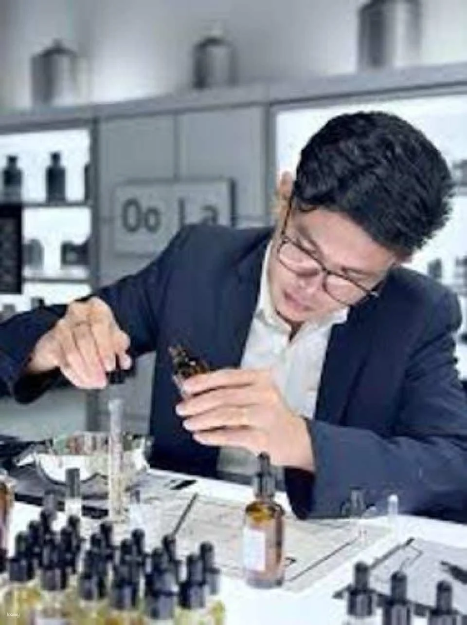 Splash and dash Arabic perfume workshop