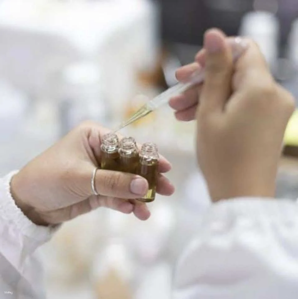Splash and dash Arabic perfume workshop