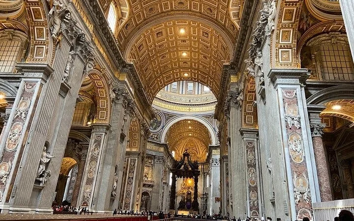 St. Peter’s Basilica Skip-the-Line Tickets and Papal Grottoes Access Image 2