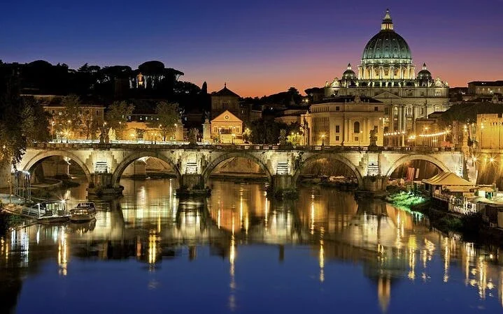 St. Peter’s Basilica Skip-the-Line Tickets and Papal Grottoes Access Image 3