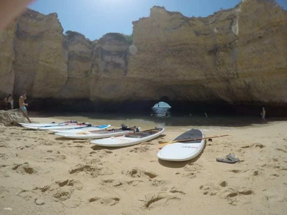 Stand-up paddle adventure along the Albufeira coastline