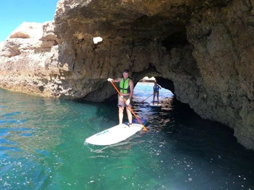 Stand-up paddle adventure along the Albufeira coastline
