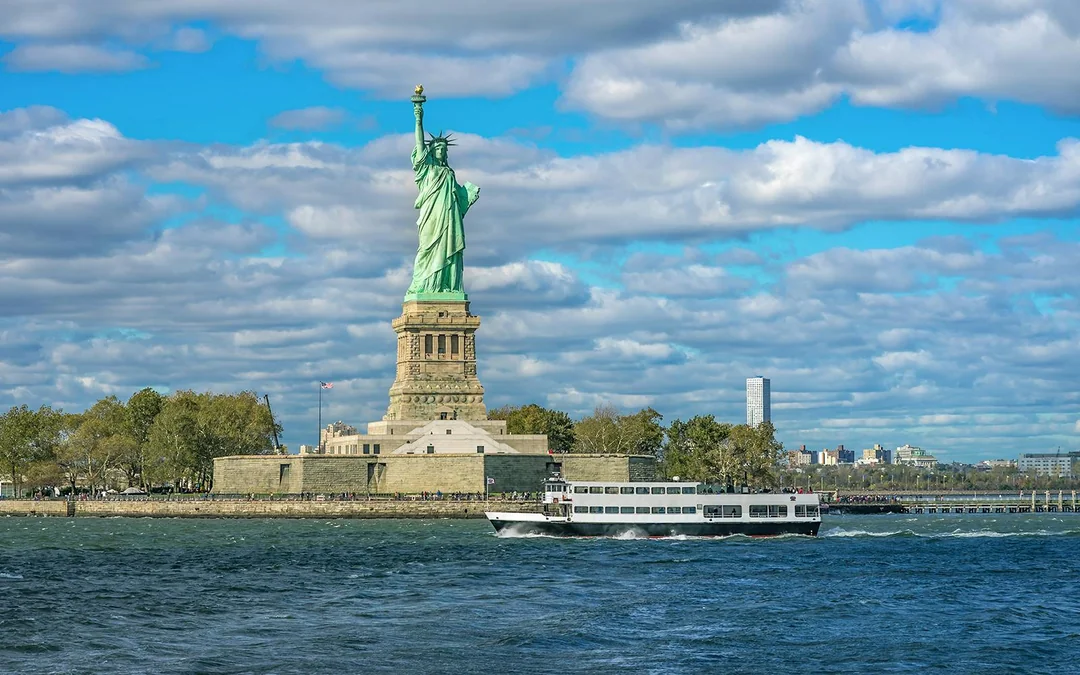 Statue of Liberty & Ellis Island Tickets Image 1