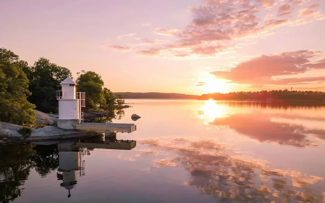 Stockholm: Archipelago Guided Cruise by Classic Eco-Friendly Wooden Boat Image 5