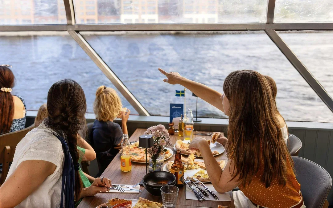 Stockholm: City Sightseeing Cruise with Fresh Pizza Image 3
