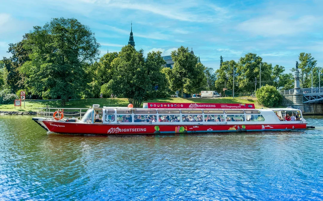 Stockholm: Royal Bridges & Canal Boat Tour with Audio Guide Image 4