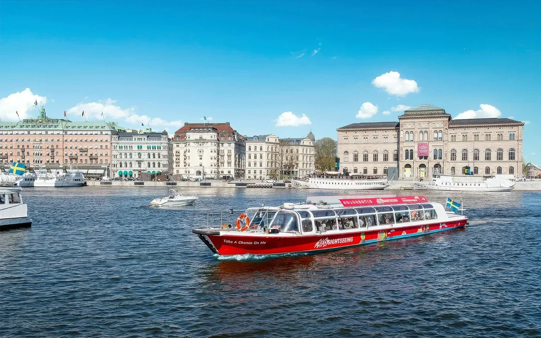 Stockholm: Royal Bridges & Canal Boat Tour with Audio Guide Image 5
