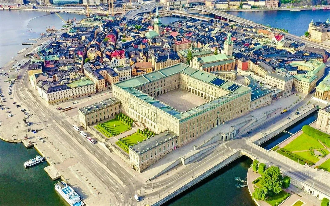 Stockholm Royal Palace Guided Tour with Tickets & Audio Guide Image 6