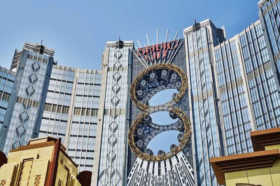 Studio City "Golden Reel" Ferris Wheel Tickets | Studio City