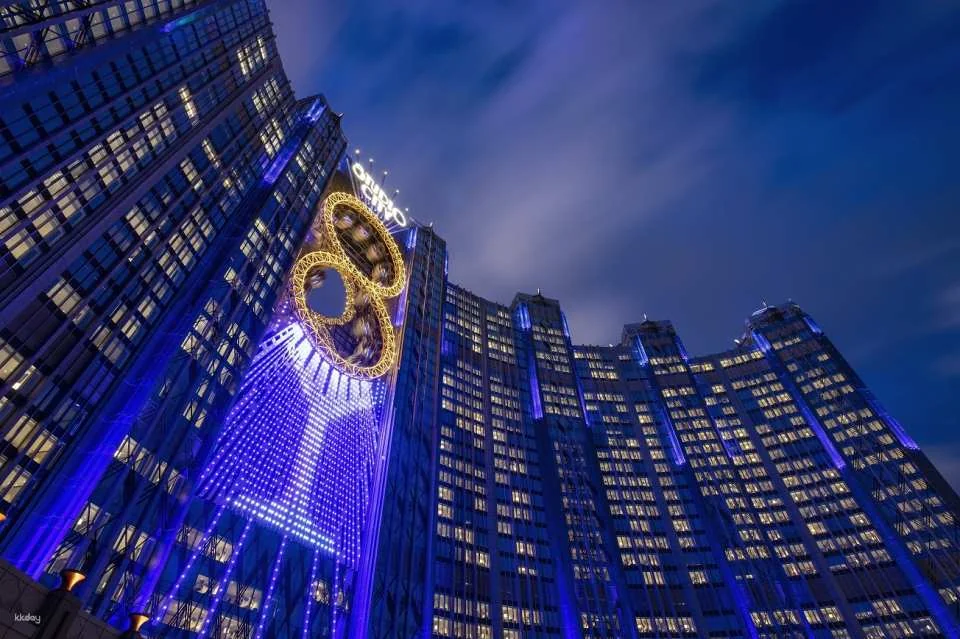 Studio City "Golden Reel" Ferris Wheel Tickets | Studio City