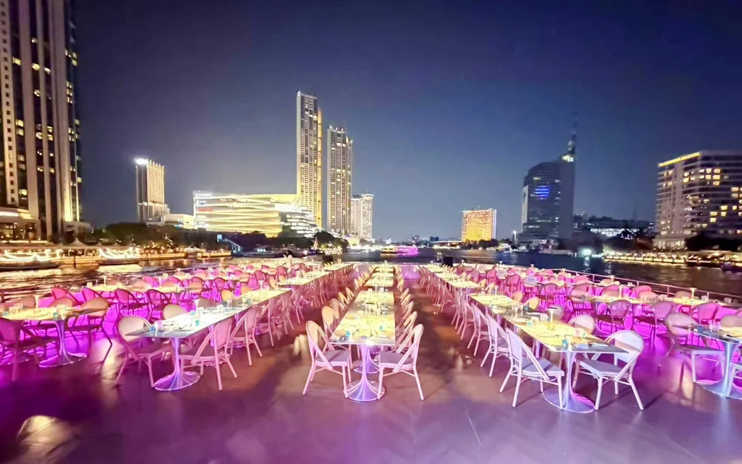 Super Galaxy Luxury Chao Phraya River Dinner Cruise Image 6