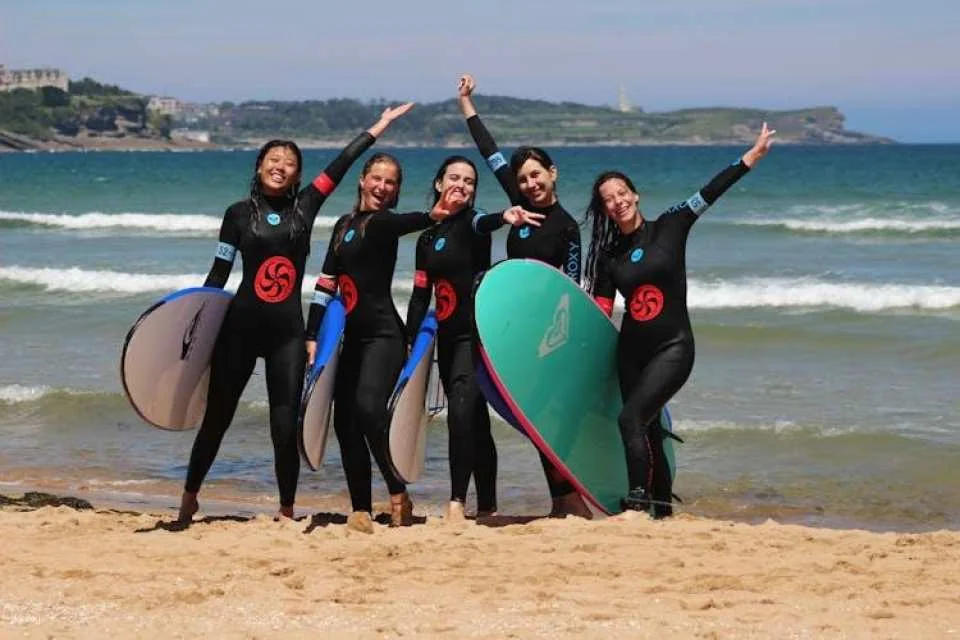 Surf lesson for all skill levels in Somo