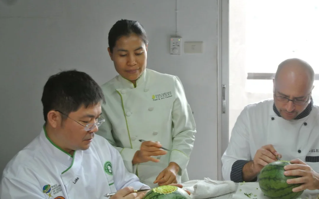 Thai Fruit and Vegetable Carving Class with Master Carver Image 5