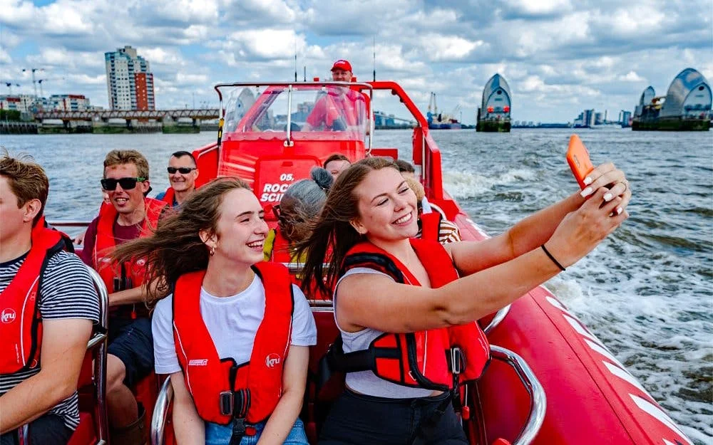 Thames River Speedboat Tour Image 4