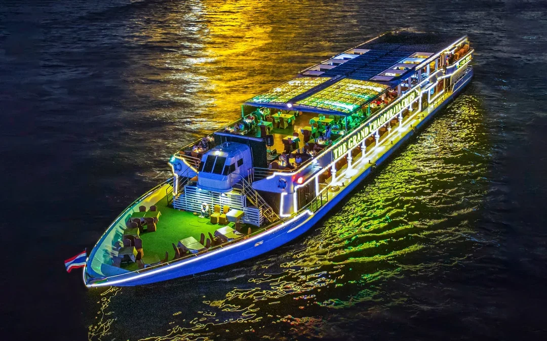 The Grand Chao Phraya Cruise with Buffet Dinner & Live Music Image 2