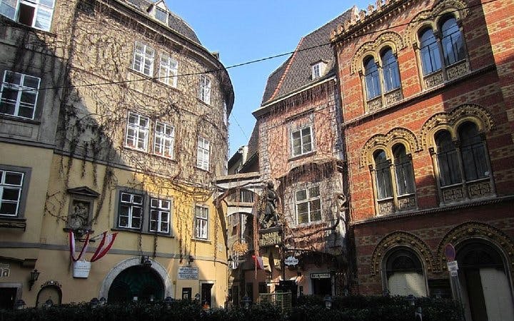 The Great Plague of Medieval Vienna: Self-Guided City Exploration Game Image 2