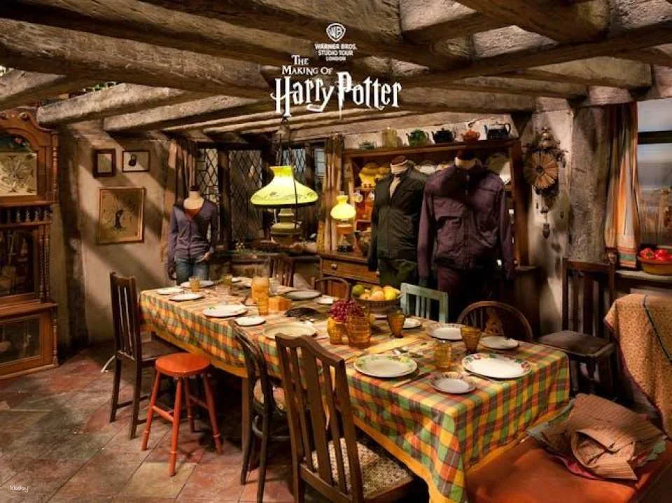 The Making of Harry Potter Guided Tour of London Warner Bros. Studio