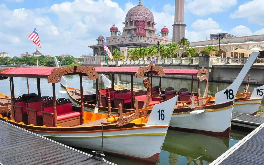 Tickets to Cruise on Tasik Putrajaya Image 2