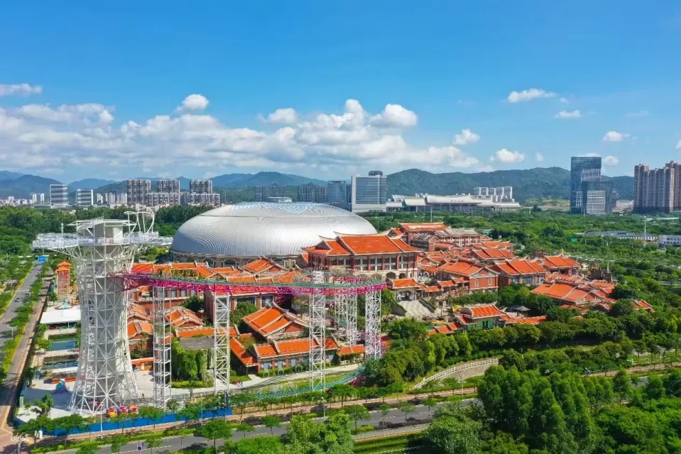 Tickets to Xiamen Old Courtyard Scenic Area + Tickets to the super-large 360-degree moving seat indoor live-action performance "Legend of Southern Fujian"