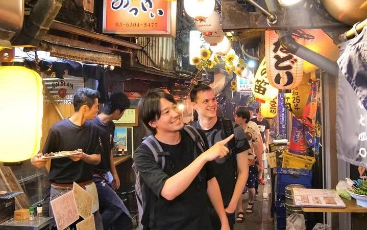 Tokyo Bar Hopping Tour in Shinjuku (All-You-Can-Drink + Dinn Image 6