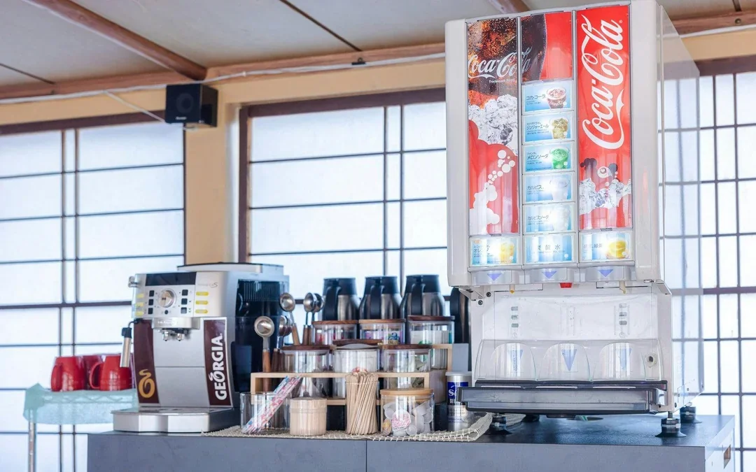 Tokyo Half-Day Tour: Imperial Palace, Tsukiji & Tea Cruise Image 3