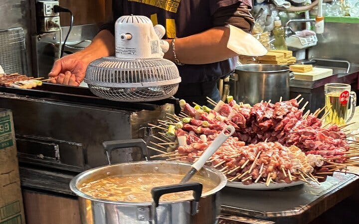 Tokyo: Shinjuku Bar Hopping & Night Walking Tour Image 9