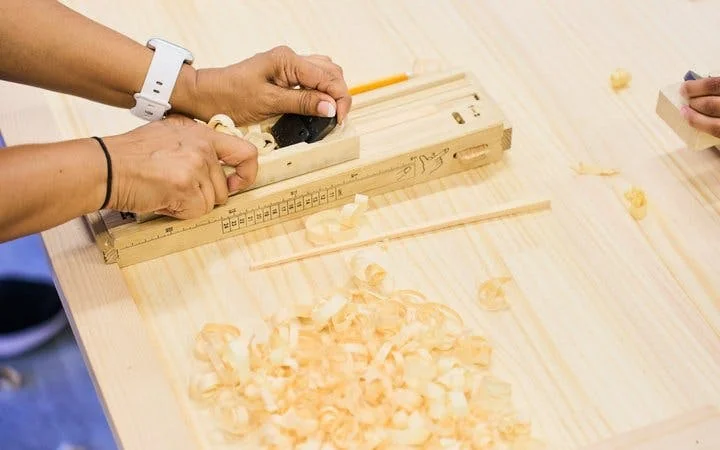 Tokyo Shinjuku Chopstick-Making Workshop with Personalized Kanji Engraving and Wood Selection Image 8