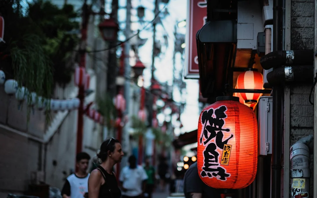Tokyo Shinjuku Nightlife Guided Walking Tour with Hidden Bars, Photo Stops, and Drink Image 2