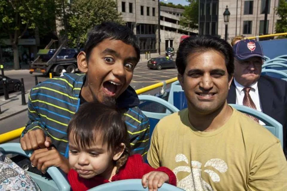 Tootbus London Kids Tour: Live Guided Bus Tour