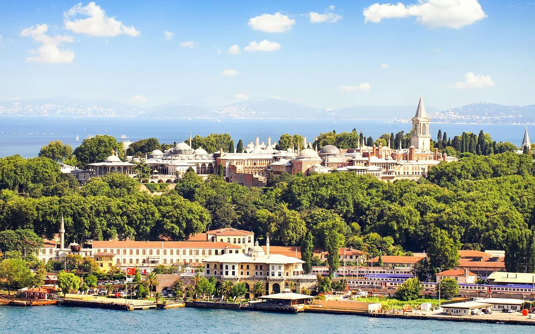 Topkapi Palace & Harem + Hagia Irene Skip-the-Line Guided Tour Image 8