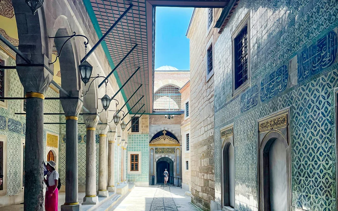 Topkapi Palace Skip-the-Line Tickets with Audio Guide Image 3