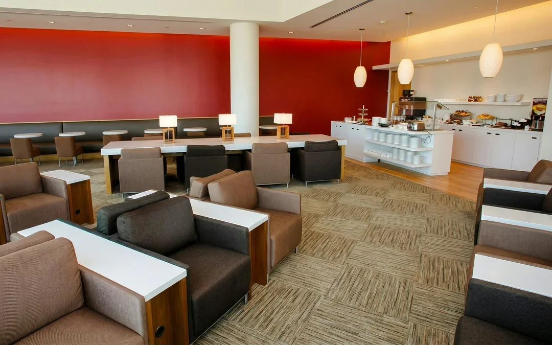 Toronto Pearson International Airport: Plaza Premium Lounge at Terminal 3 (Domestic Departures) Image 4