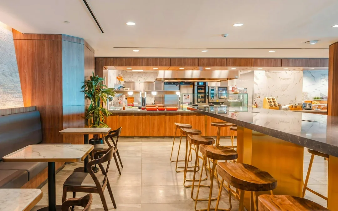 Toronto Pearson International Airport: Plaza Premium Lounge at Terminal 3 (International Departures) Image 4