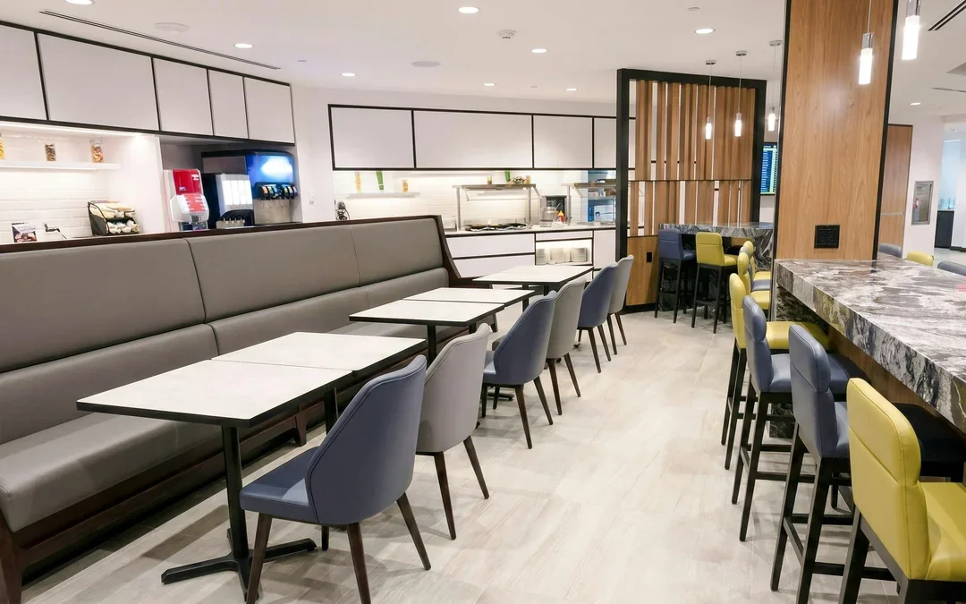Toronto Pearson International Airport: Plaza Premium Lounge at Terminal 3 (USA Departures) Image 3