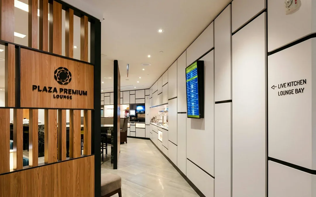Toronto Pearson International Airport: Plaza Premium Lounge at Terminal 3 (USA Departures) Image 5