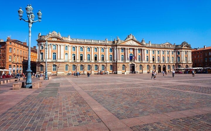 Toulouse Old Town: Self-Guided City Exploration Game Image 2