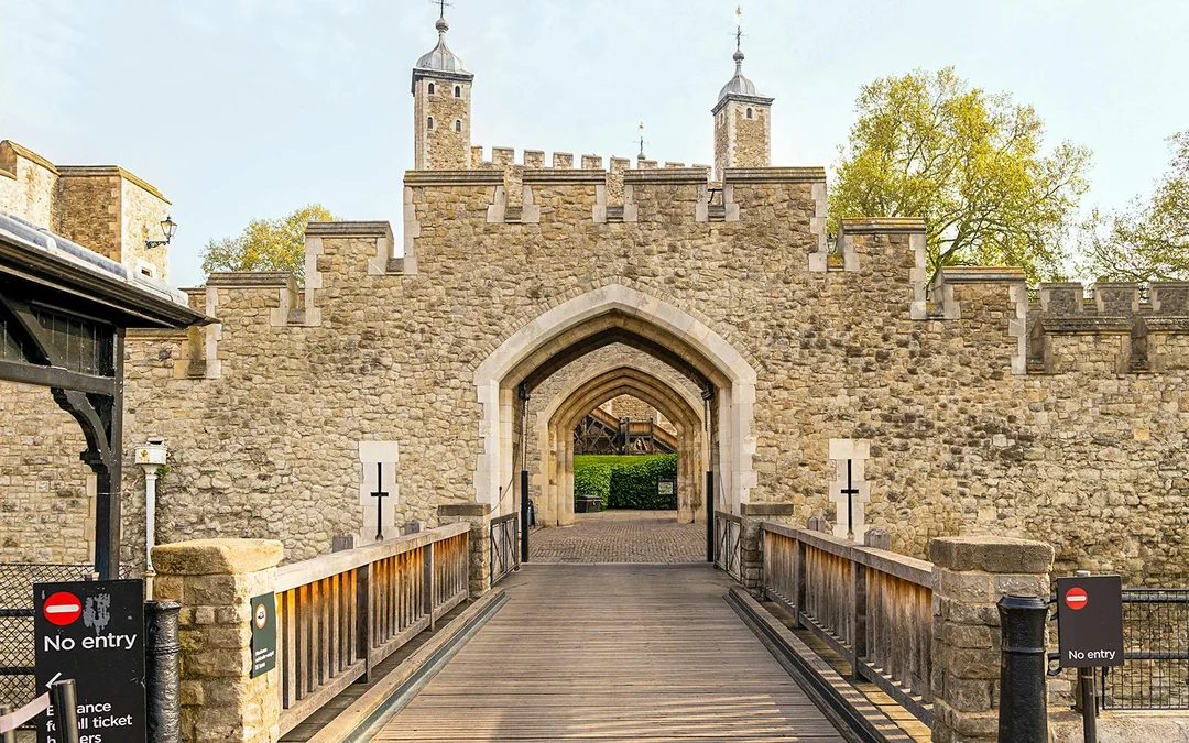 Tower of London Tickets with Access to the Crown Jewels Image 3