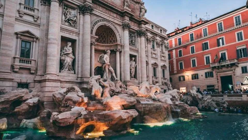 Trevi Fountain ticket with on-site assistance