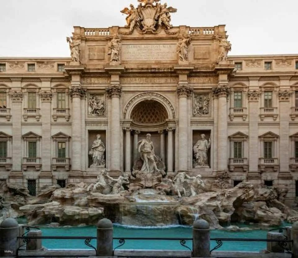 Trevi Fountain ticket with on-site assistance