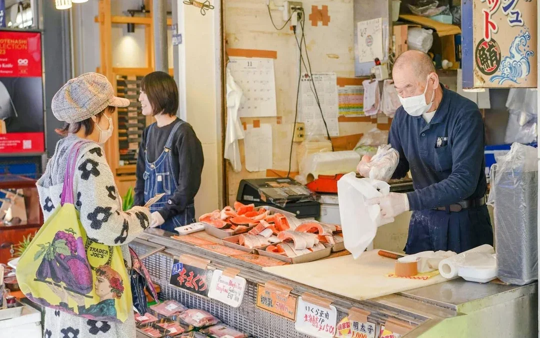 Tsukiji Fish Market: Behind the Scenes & 10 Seafood Tastings Image 11