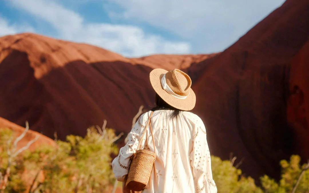 Uluru Hop-On Hop-Off Bus Tour with Uluru Hotel Transfers Image 3