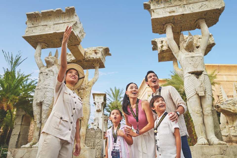 Universal Studios Singapore VIP Tour Experience: Exclusive Access to Attractions, Private Meet-and-Greet Sessions & "Skip The Queue" Universal Express Unlimited