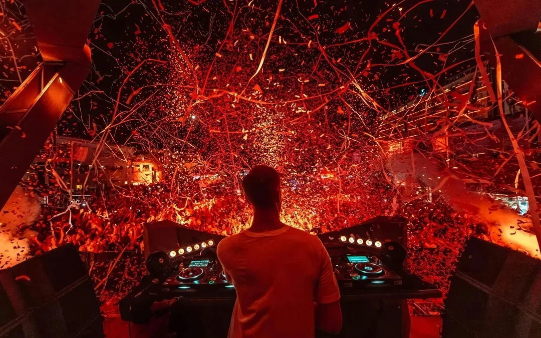 Ushuaïa on Fridays: Calvin Harris Tickets Image 3