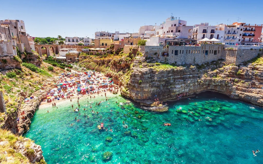 Valle d'Itria: Polignano, Ostuni e Locorotondo, from Bari Image 1