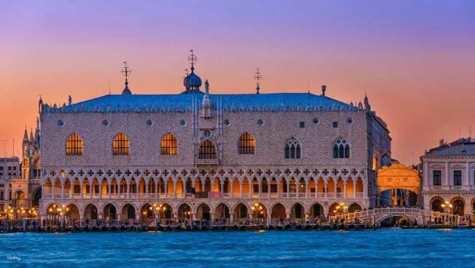 Venice combo tickets with Doge’s Palace, gondola and public transport