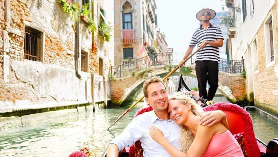 Venice combo tickets with Doge’s Palace, gondola and public transport
