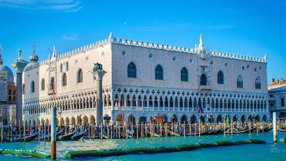 Venice combo tickets with Doge’s Palace, gondola and public transport