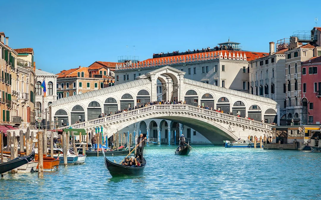 Venice Walking Tour with Grand Canal Gondola Ride Image 5
