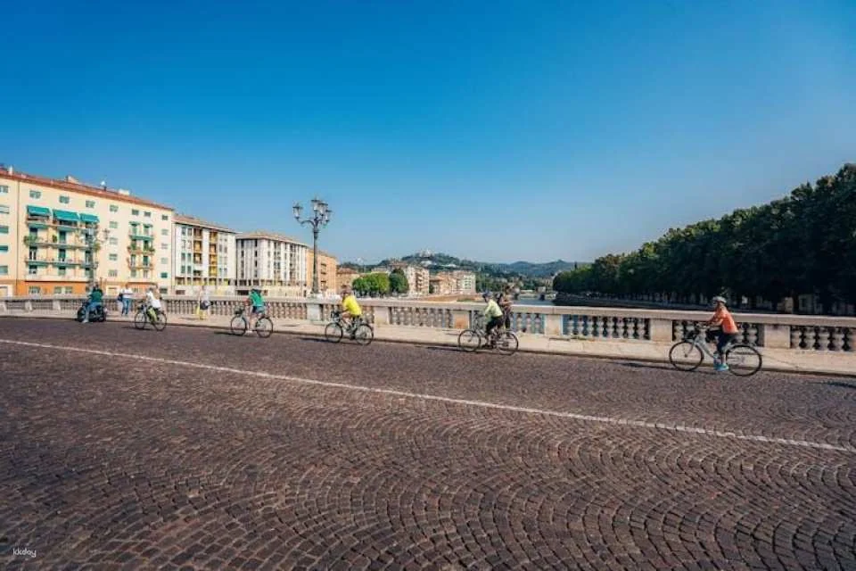 Verona e-bike tour with city center and panoramic views